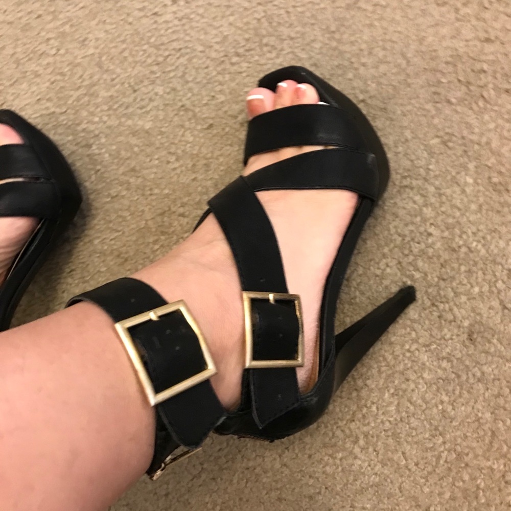 Jessica Simpson Heels - Picture 3 of 12